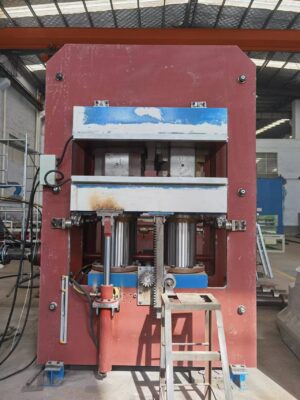 C-frame rubber press machine